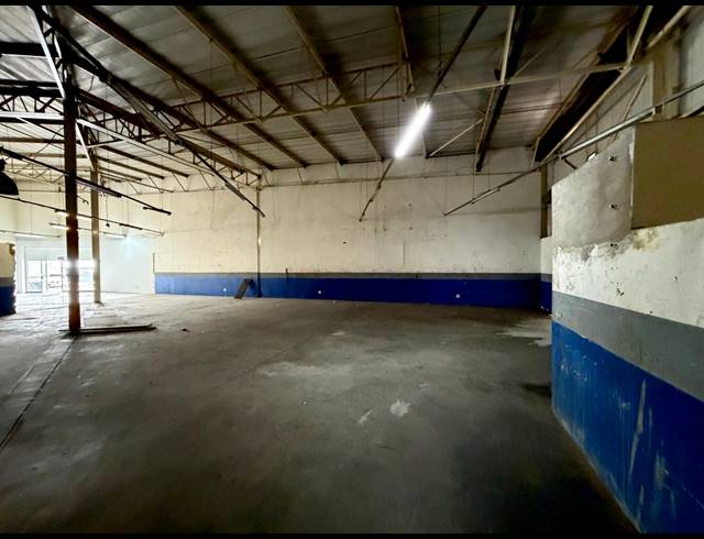 379M² WAREHOUSE TO LET IN HALFWAY HOUSE